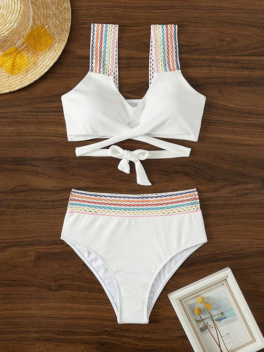 Bikini Top Incrociato e Slip Modellante a Vita Alta