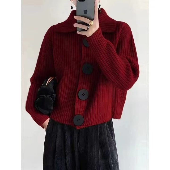 Elara | Cardigan Morbido con Grandi Bottoni